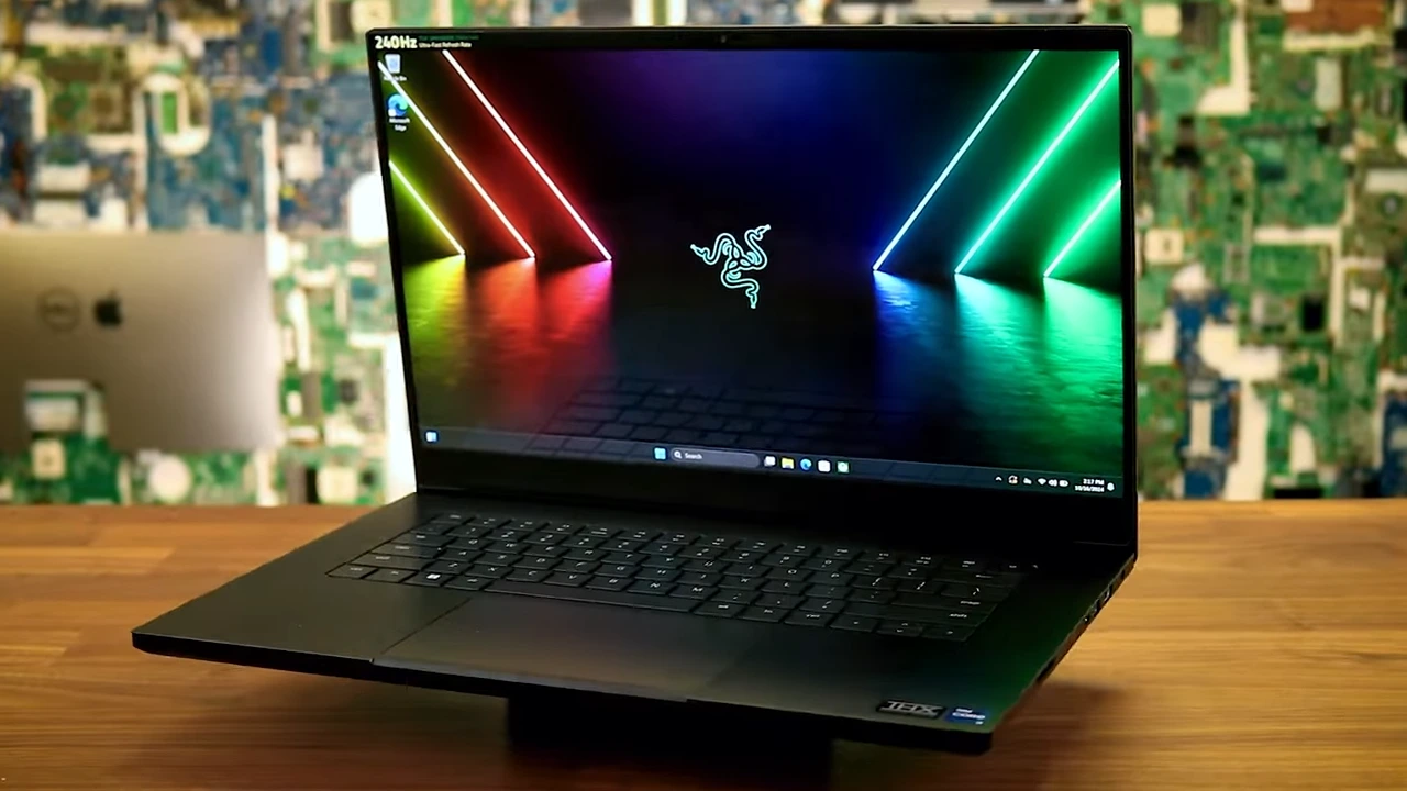 razer-blade-15-review-and-disassembly-i9-12900h-rtx-3070-ti-64gb-ram